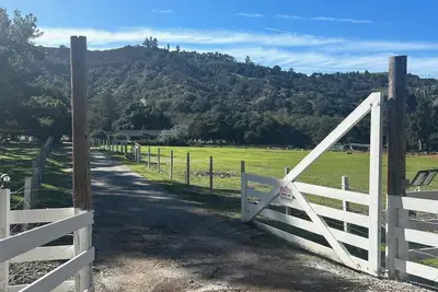Image de Country Guest House on private ranch with goats and sheep!