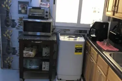 Image de Lovely 2 bedroom apartment with free parking. \n