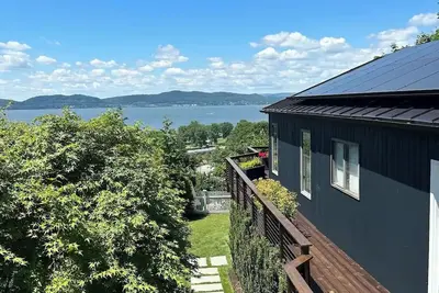 Image de Stunning views, 3-bedroom house in delightful Croton-on-Hudson with WiFi, Ac