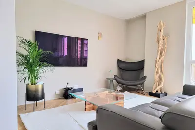 Image de Luxueux appart avec balcon proche Arc de Triomphe