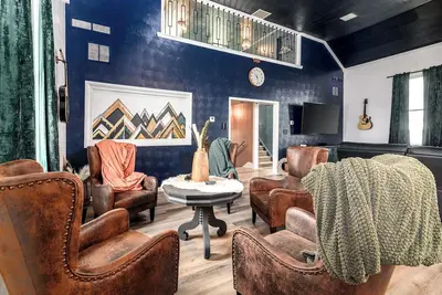Image de Spacious Retreat in Auburn with game area and open family entertaining