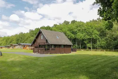 Glenisle, pet friendly, with hot tub in Dalbeattie
