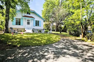 Image de Arcachon, Ville D’Hiver : Spacieuse Villa Avec Jardin Et Terrasse