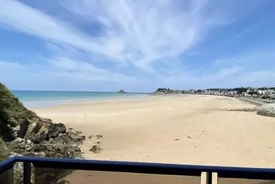 Image de Face à la mer – Studio avec panorama sur Le Val-André