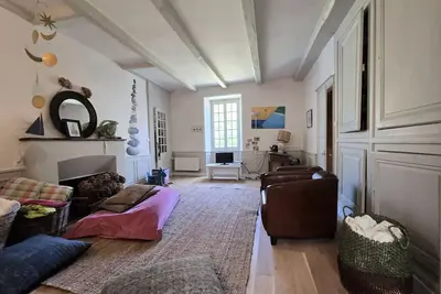 Image de 751 - Maison de caractère avec magnifique jardin clos