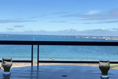 513 - Appartement T3 avec pleine vue mer.