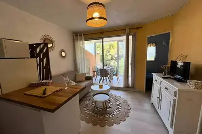 Image de Appartement T2 Cabine à 200m de la plage à Saint Pierre la mer 4oliv70