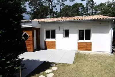 Image de Maison 3 chambres, 6 pers au sein d'une résidence avec piscine à Lacanau océan