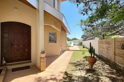 Image de Villa 5 chambres pour 10 personnes à Lacanau océan, plage à 400m.