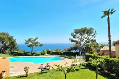 Image de Appartement vue mer, tout confort, dans résidence avec piscine, tennis, boulodrome. . .