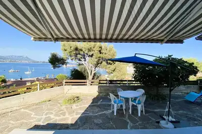 Image de Location pleine vue mer, à 300 m de la plage et du port, Wifi, barbecue. . .