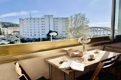 Image de Sainte Maxime Centre-ville T2 vue mer, 4 personnes 30m de la plage