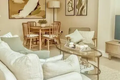 Image de Stylish 3bd Townhouse in Central Winchester