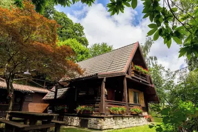 Image de Chalet \"Casina Di Fata Mirtilla\" avec vue sur la montagne, terrasse privée et Wi-Fi