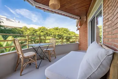 Appartement 'Cambrils Front De Mer' avec piscine partagée, terrasse et climatisation