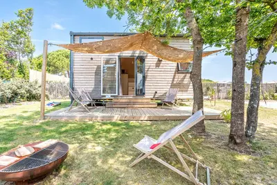 Image de « Tiny House Som » avec Terrasse Privée et Jardin Privatif