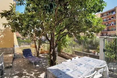 Image de Appartement 'Casa Oneglia - Castelvecchio' avec terrasse privée, jardin privé et Wi-Fi