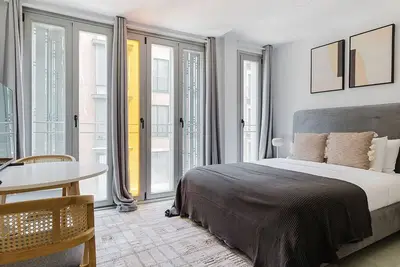 Image de Awesome Palacio Studio w/ Washer & Air Conditioning, by Blueground