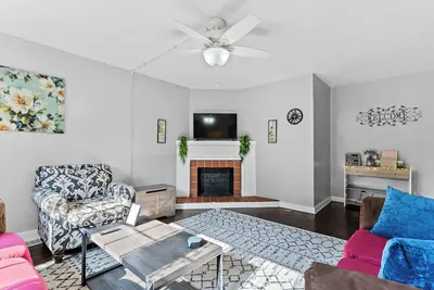 Image de Charming 2-bedroom house in downtown Historic Madison with WiFi, Ac, laundry