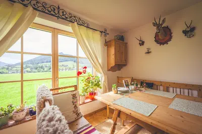 Appartement 'Wolfgangsee' avec vue sur la montagne, terrasse commune et Wi-F