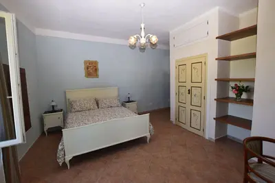 Image de Joli appartement pour 4 personnes avec Wifi, piscine et Tv, près de Alba