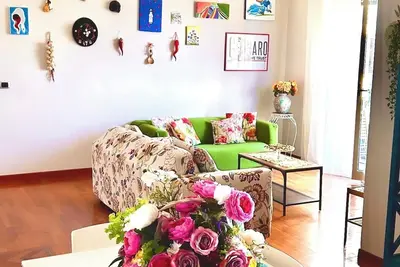Delightful and spacious apartment with a view of Vesuvius - Salotto Napoletano 381