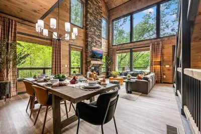 Image de Luxe 5br w/Pool*Theater*Firepit*Hot Tub*Games