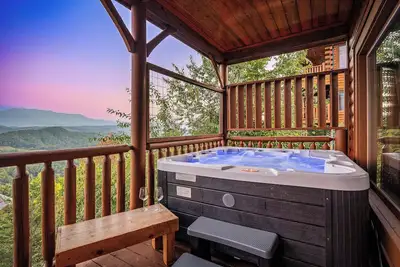 Image de New Listing! Panoramic Mountain Views, Hot Tub, Pool Table, Resort Pool