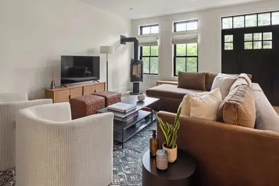 Image de Luxe Stowe Retreats | Near Downtown