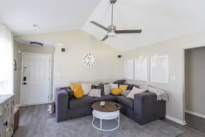 Image de Charming 3-bedroom house 10 mins from Charlotte Uptown with WiFi, Ac