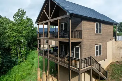Image de Brand New! 2bed/3bath w Hot Tub!