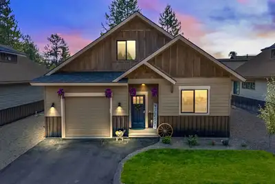 Image de 3 King Suites, Hot tub, Firepit, Arcades