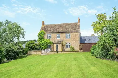 Image de 6 chambres à coucher à Bletchingdon