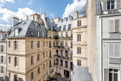 Image de Capturing the elegance, spirit & uniqueness of Saint-Germain-des-Prés.