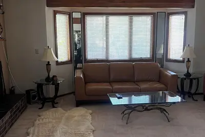 Image de Cc & Q, Clean Cozy and Quiet this 2-bedroom unit in Anchorage with WiFi, Ac