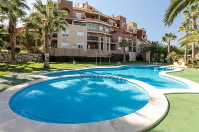 Image de Appartement 'Attico La Mirada - Bonalba Golf' avec vue sur les montagnes, Wi-Fi et climatisation