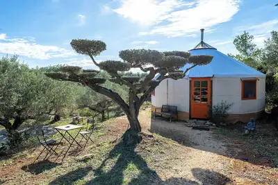 Image de Maison de campagne 'Yurta Mongola Delta Del Ebro' avec vue sur la mer, piscine partagée et Wi-Fi