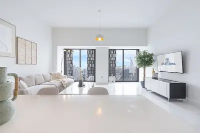 Image de 44th Floor Home at Cayan Tower w/ Panoramic Views