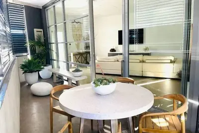 Image de KozyGuru | Botany | 3 bedroom designer Holiday Apt