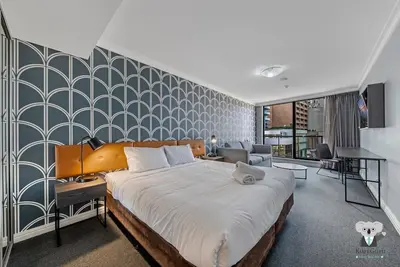 Image de KozyGuru | Sydney Cbd Studio | Walk to Chinatown