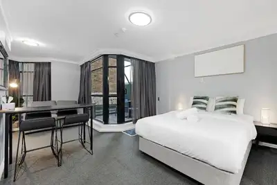 Image de KozyGuru | Haymarket | Cosy City Abode