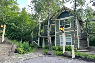 Image de Beautiful two bedroom condo at Tremblant Les eaux