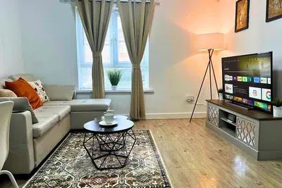 Image de City Nearby - Parking - WiFi - Garden - Sleeps 4