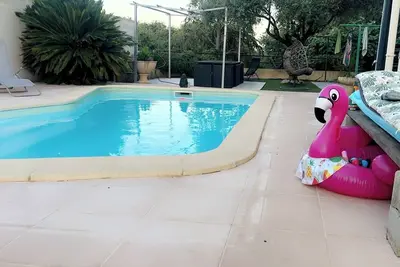 Image de Maison Gardoise de 1975 rénové, piscine, billard, Clim