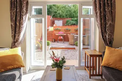 Image de 51 St. Georges Avenue, pet friendly, with a garden in Telford