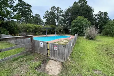 Image de Charming Country Home with Pool - Entire Home