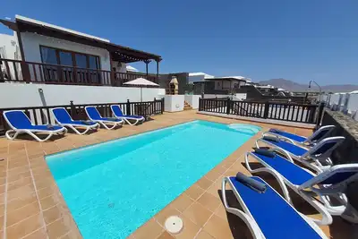 Image de Luxury 4 Bedroom Villa Heated Pool and Sea View