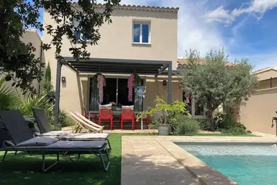 Image de Villa Les Romarins\nVilla de standing avec piscine
