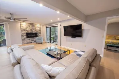 Image de Lake Keowee Condo- Golf, Tennis, Boating, Pools
