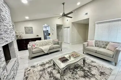 Image de Mesa 4br Home big Pool & Jacuzzi\n\n